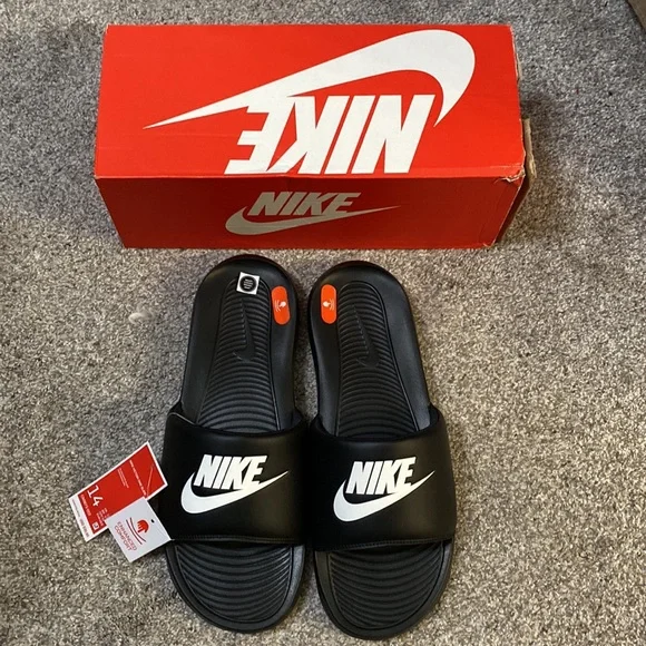 NWT Nike Victori One Slide - Black Size 14 - Picture 3 of 3